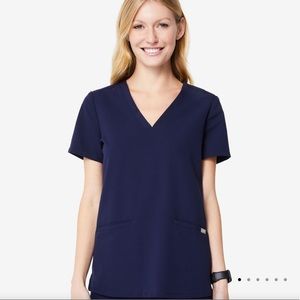 NAVY Figs casma 3 pocket top in navy XXS